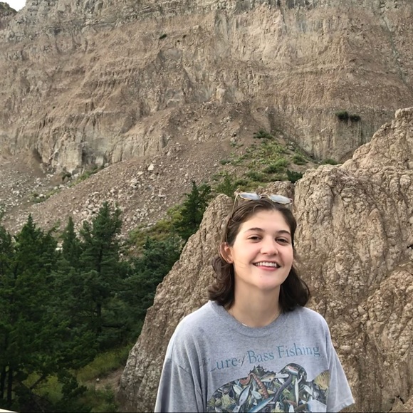 Meet your Posher, Hannah - Picture 1 of 1